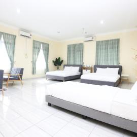 Aloha Chalet, hotel in Kampung Raja