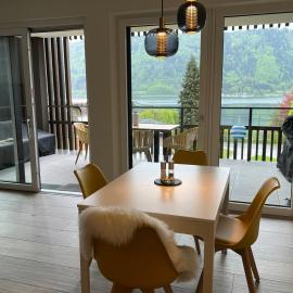 Ferienwohnung mit Seeblick - Ossiacher See Gerlitzen, готель у місті Sattendorf