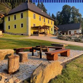 Apartmány HÁJOVNA Lipno, hotel in Loučovice