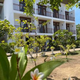 Amanda Beach Resort, hotel in Pasikuda