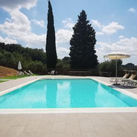 Agriturismo Cascina Cipressa، فندق في سان مينياتو