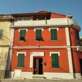 Alla Porta Di Sotto B&B, hotel a Fivizzano