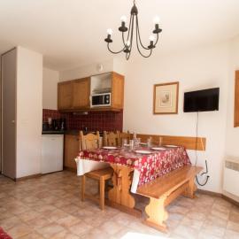 랑스레빌라르에 위치한 호텔 Appartement spacieux 5 pers au pied des pistes avec parking et WiFi - FR-1-508-139