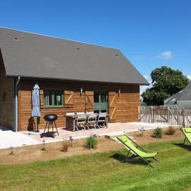 LE CHALET, Hotel in Saint-Pierre-dʼArthéglise