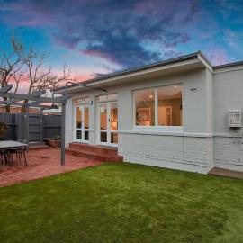 Morris Cottage - Spacious Abode in Easy Location