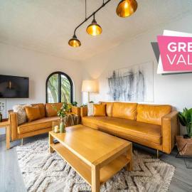 Indulge at Glenelg North
