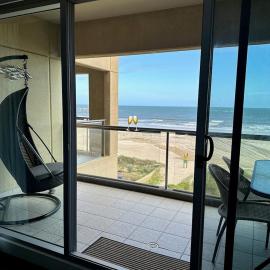 Absolute Beachfront at the Pier Glenelg, hotel a Adelaide