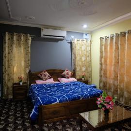 Tom and Jerry homestay Kashmir Srinagar