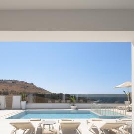 Jako Villa, a few meters away from the beach, By ThinkVilla, Hotel in Panormos
