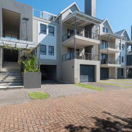 Refined 3 Bedroom Apartment Princes Grant