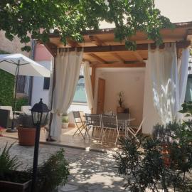 IL GIARDINETTO di Dilyana, hotel v destinaci Monterosi