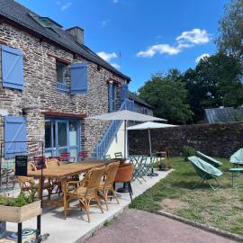 Auberge Val sans retour, hotelli kohteessa Tréhorenteuc