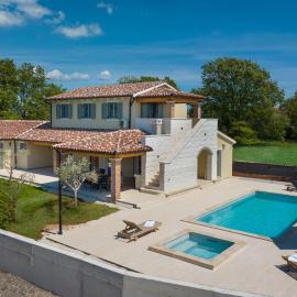Villa Clara - managed by Travel Istria, hotel em Kavran
