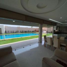 Villa familiale avec piscine à Agadir Golf, Hotel in Agadir