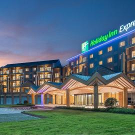 Holiday Inn Express Wawu Mountain by IHG, hotel a Meishan