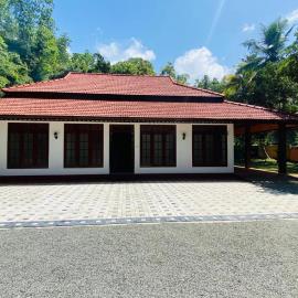 RED ROSE HOLIDAY HOUSE