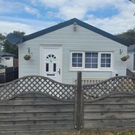 Sanity Sanctuary, hotel in Leysdown-on-Sea
