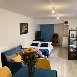 Une chambre chez nous, à 12 minutes de Paris, hotel in Malakoff