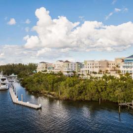 Wyndham Grand Jupiter at Harbourside Place, hotelli kohteessa Jupiter