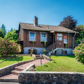 Ferienhaus Peggy mit Klimaanlage in den Bergen, hotel in Walkenried