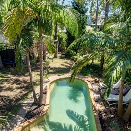 VIVID - Lake Macquarie Cosy House, heated pool, ev station, fireplace 1 hour from Sydney, hotell i Summerland Point