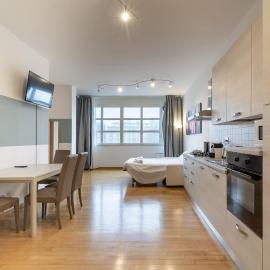 4 Star Family & Friends Apt - Self Check-in, готель у Болонії