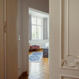 Exklusive Ferienwohnung Arthur in zentraler Bestlage von Zeitz! Vollausgestattet, Fahrstuhl, Magenta-TV, Highspeed WLAN, eigener Parkplatz