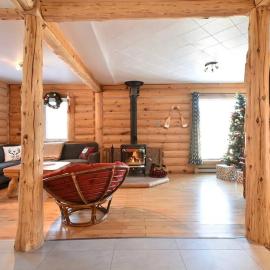 Chalet du lac avec SPA privé, wifi, BBQ et SUP – hotel w mieście Saint Adolphe D'Howard