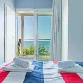 Apartament Kapitański z widokiem na morze 4 Piętro - by Perłowa Przystań Rent، فندق في سيانوزيتي