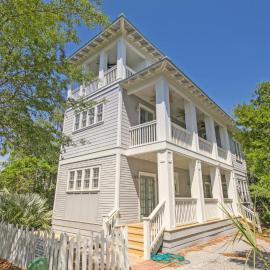 Top of the Dunes - Recently Redecorated Short walk to the Beach, hotel in Santa Rosa Beach