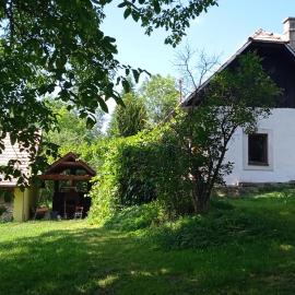 Vidiecky domček na samote, hotel a Horný Tisovník