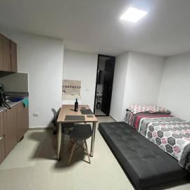 Apartaestudio entero cerca estacion metro Itagui, hotel in Itagüí