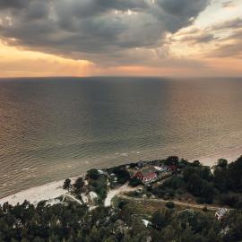 Beach Home for Nature Lovers, hotel in Bernāti