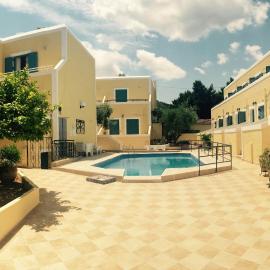 Esperides Maisonettes, ξενοδοχείο στην Αγία Μαρίνα Αίγινας