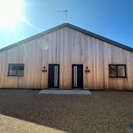 *BRAND NEW* Lop Barn - Barn conversion