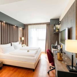 PLAZA Premium Karlsruhe, хотел в Карлсруе