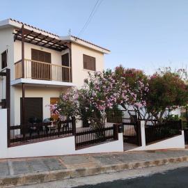 Serena Vacation Home, hotel en Pomos