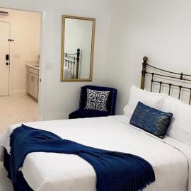 Guest House , 5 min away from LAS Airport., hotel in Las Vegas