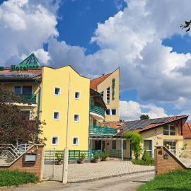 Aqua Therm Villa - Hotel Zalakaros、ザラカロシュのホテル