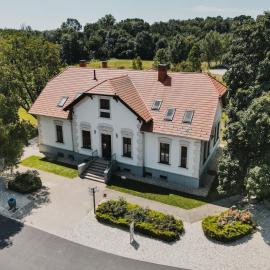 Vadkert Major: Sárvár şehrinde bir otel