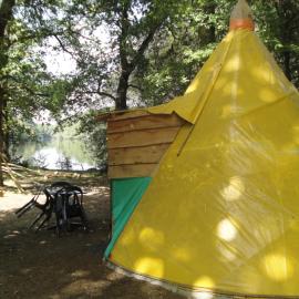 air naturel de camping moulin de malesse Tipi, hotel en Saint-Privat