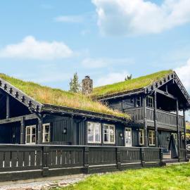 Nice Home In Sykkylven With Kitchen, hotel a Sykkylven