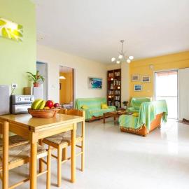 Sun Sea & Views 100m from beach!