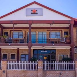 Road House Guest House, hotel a Omuthiya