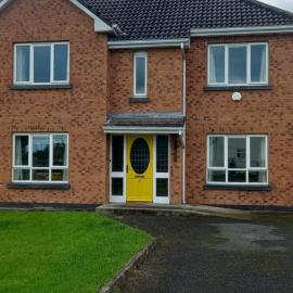 1 Cartrun Breac N39D7H6 Opposite Longford Rugby Club - See the Yellow Door, hotelli kohteessa Longford