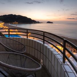 Zarautz Beach with parking by Aston Rentals, hotel Zarautzban