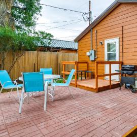 Quaint Cody Cottage w/ Grill: Walk to Downtown!, hotel em Cody