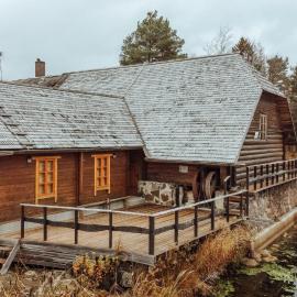 Loopre Vesiveski kaminatuba, hotel u gradu Loopre