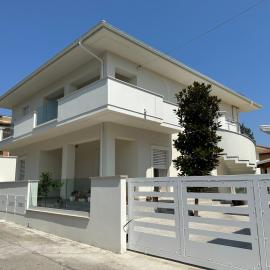 white B&B