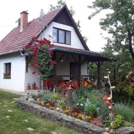 Szarvaskő Szérűskert vendégház, hotel in Szarvaskő